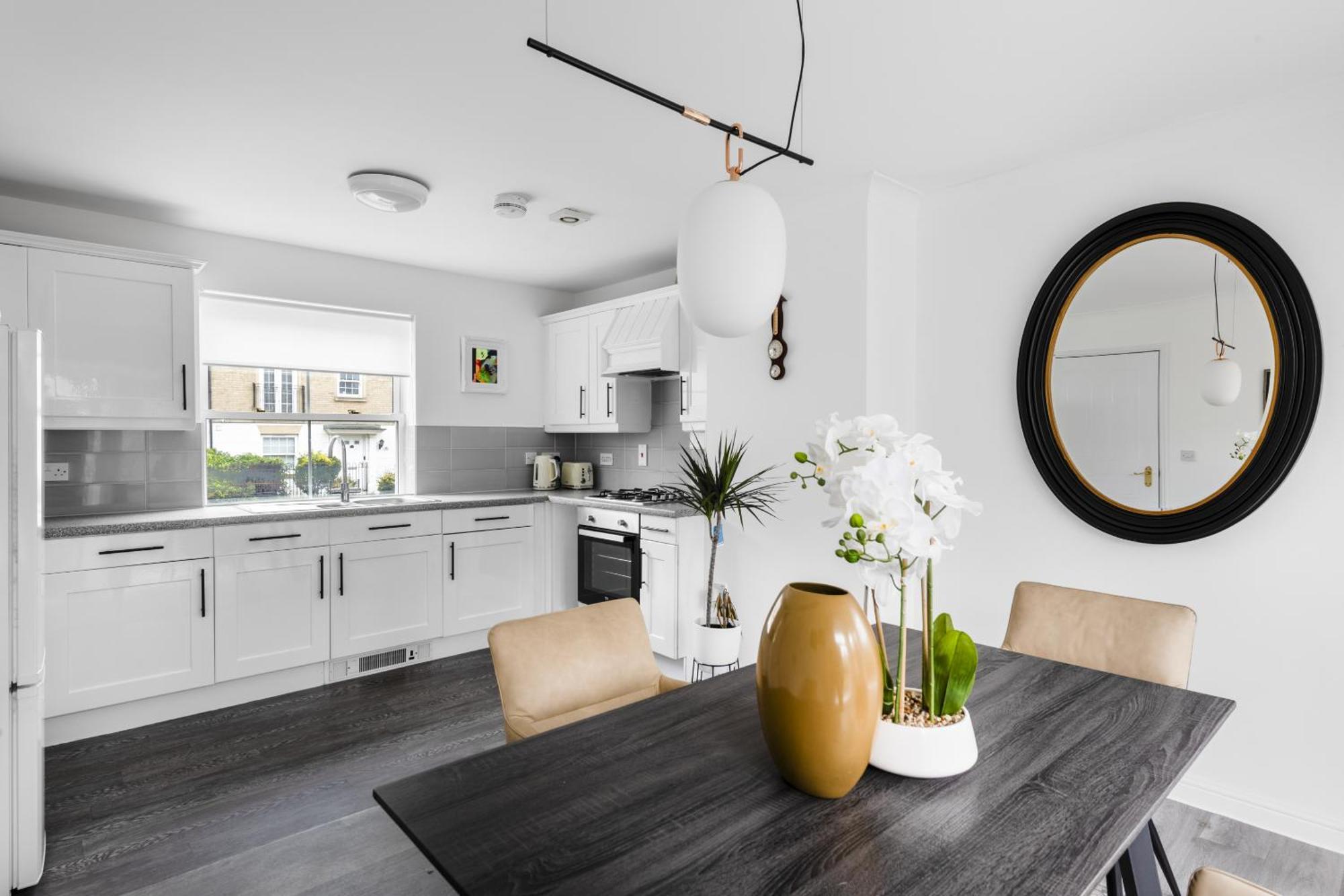 Luxurious 3 Bed House With Free Parking, Close To The Train Station & Town Braintree Exterior photo